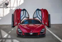 Η Alfa Romeo παρουσίασε την 33 Stradale
