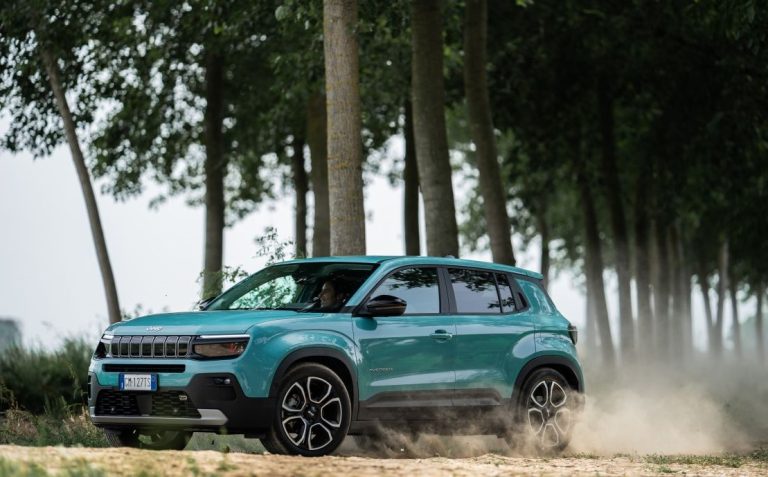 Νέα έκδοση του Jeep Avenger, με κινητήρα βενζίνης