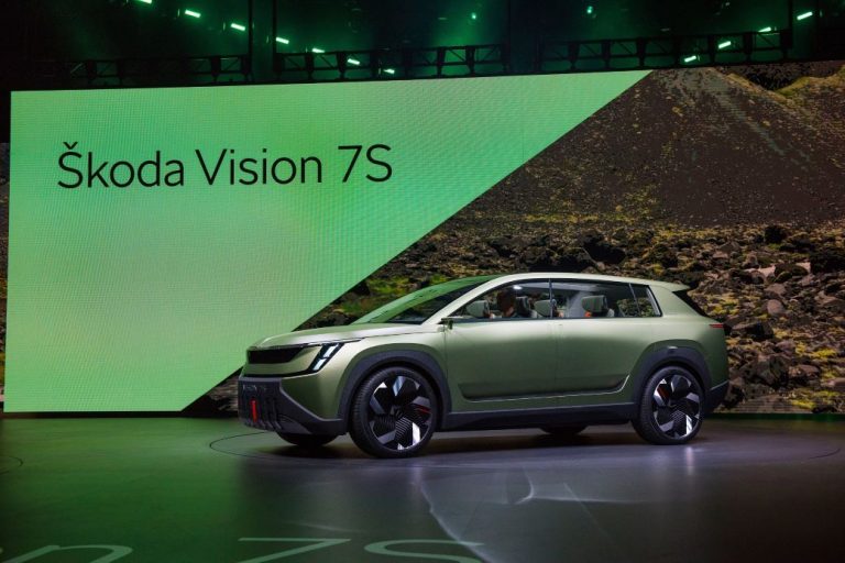 Το Škoda Vision 7S στο Golden Hall