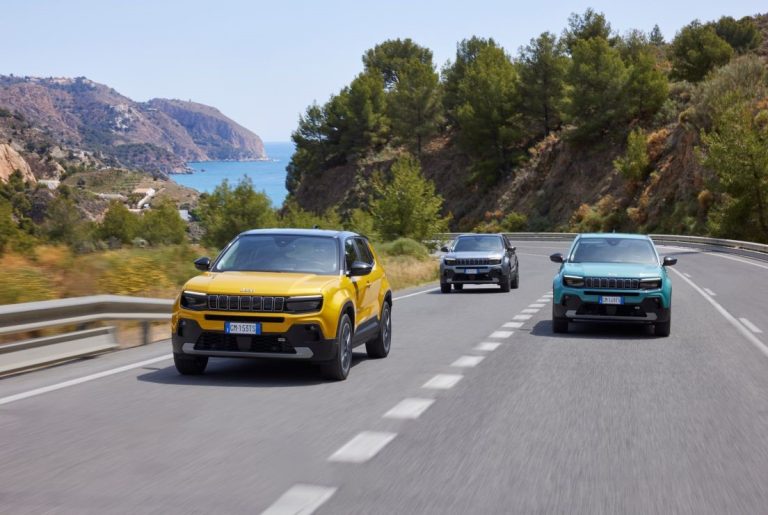 Όσα θέλετε να γνωρίζετε για το νέο Avenger βενζίνης