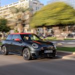 Το νέο ηλεκτρικό MINI Cooper SE σε έκδοση JCW Το νέο ηλεκτρικό MINI Cooper SE σε έκδοση JCW