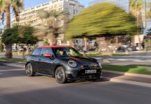 Το νέο ηλεκτρικό MINI Cooper SE σε έκδοση JCW Το νέο ηλεκτρικό MINI Cooper SE σε έκδοση JCW
