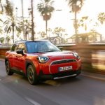 Το νέο MINI Aceman SE σε έκδοση Favoured Το νέο MINI Aceman SE σε έκδοση Favoured