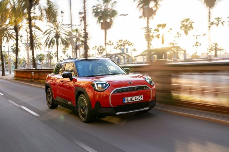 Το νέο MINI Aceman SE σε έκδοση Favoured
