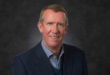 Ο Kevin Bangston CEO της Daimler Truck Financial Services North America