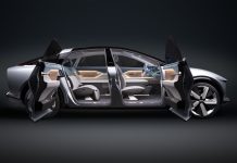 ΤΗΚ LSR-05: Ηλεκτρικό με τετραδιεύθυνση και ασύρματη φόρτιση