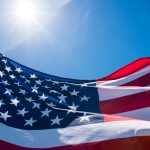 Ο Trump θέλει να καταργήσει τα κίνητρα για τα EVs με τη στήριξη της Tesla