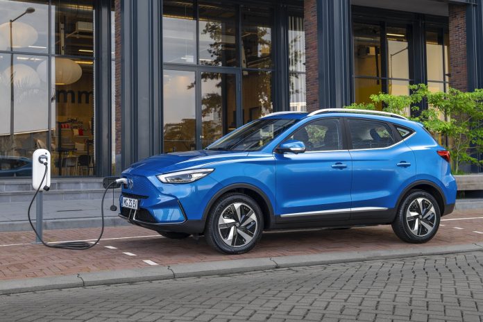 (18) MG-ZS-EV