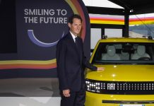 John Elkann: Δασμοί και CO2 απειλούν τους κατασκευαστές