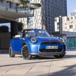 MINI Cooper Cabrio S σε Icy Sunshine Blue