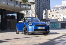 MINI Cooper Cabrio S σε Icy Sunshine Blue