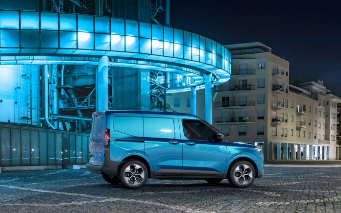 (27) FORD E-TRANSIT COURIER_