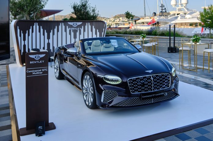 (01) Continental GTC Mulliner photo1