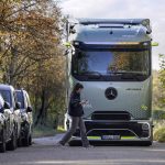 Mercedes-Benz Trucks: Ευφυή συστήματα για προστασία ποδηλατών & πεζών (εικόνες)