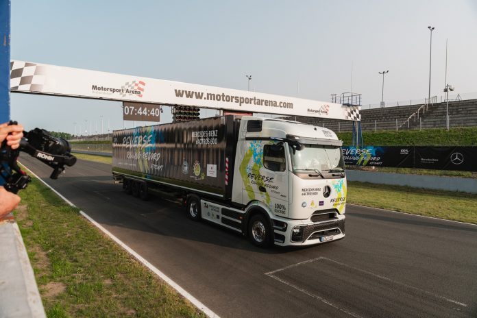 Mercedes-Benz Trucks bricht GUINNESS WORLD RECORDS™-Weltrekord mit eActros 600Mercedes-Benz Trucks wins GUINNESS WORLD RECORDS™ title with eActros 600