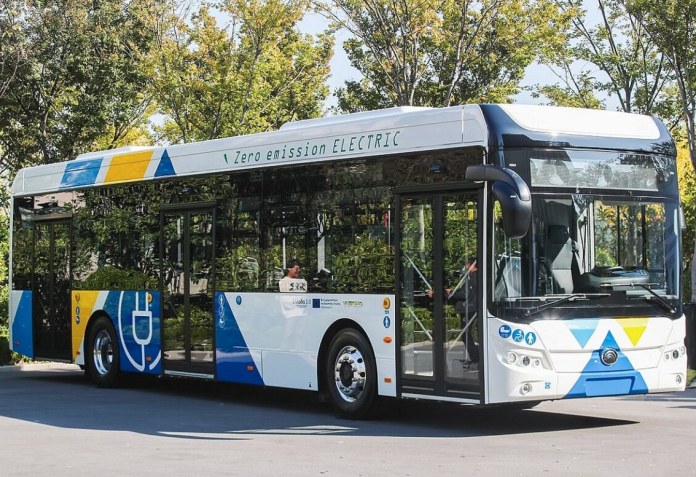 (21) Yutong Bus