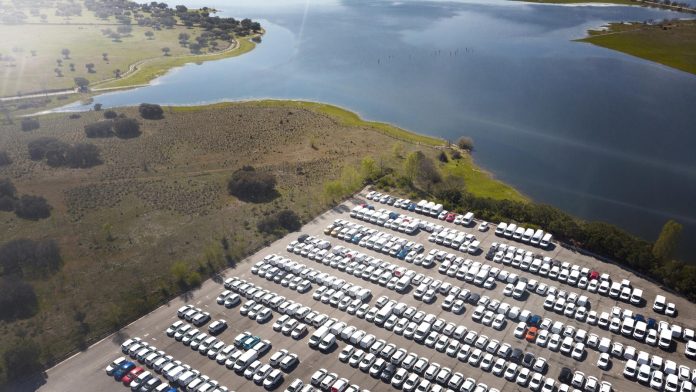 (04) parked-cars-aerial-views-transport-concept