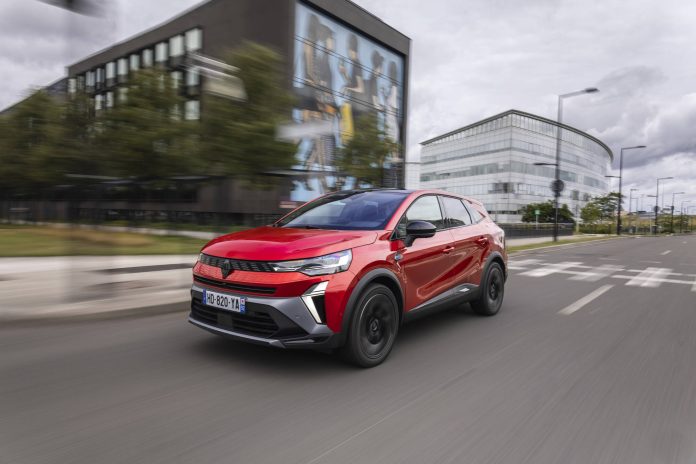 (05) Renault Symbioz full hybrid E-Tech - Esprit Alpine - Flame Red