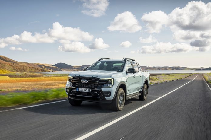 (10) FORD RANGER PHEV_