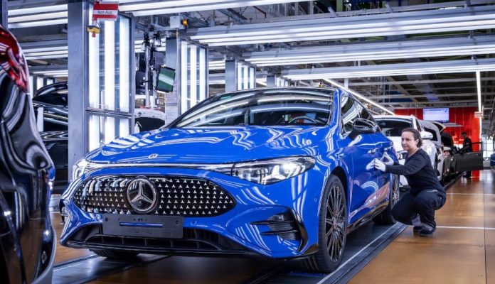(10) Mercedes CLA
