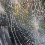 Zημιά στο παρμπρίζ: Παραμένει κύρια αιτία αποζημιώσεων για επισκευές