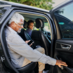 Uber: Άρση εμποδίων για την τρίτη ηλικία