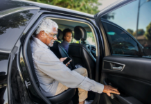 Uber: Άρση εμποδίων για την τρίτη ηλικία