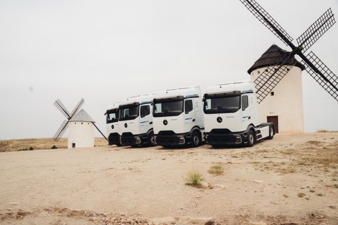 43-fache Power: A.M.A. aus Spanien setzt auf den neuen Mercedes-Benz Actros L ProCabin43 times the power: A.M.A. from Spain relies on the new Mercedes-Benz Actros L ProCabin