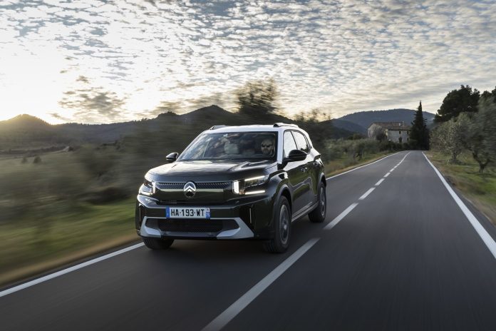 (03) Citroen-C3-Aircross-Hybride-Max-