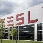 Tesla: Σε νέα χαμηλά το μερίδιο αγοράς