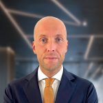 Genesis: Διευθυντής σε Γαλλία-Ιταλία