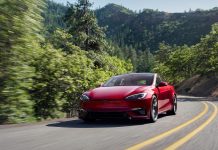Tesla: Συνεχής καθοδική πορεία