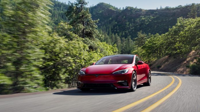 (25) Tesla ModelS_