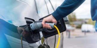 Η ΕΕ φέρνει νέους, υποχρεωτικούς στόχους για εταιρικούς στόλους