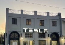 Η Tesla εγκαινιάζει νέο κατάστημα στην Κηφισιά και επεκτείνει το δίκτυο test drive