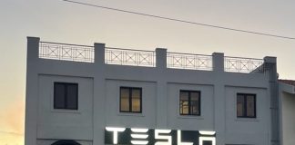 Η Tesla εγκαινιάζει νέο κατάστημα στην Κηφισιά και επεκτείνει το δίκτυο test drive
