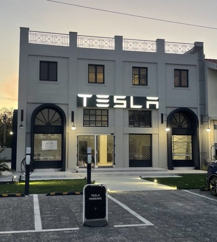 Tesla-Kifisias-1 (1)