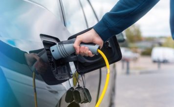 Η ΕΕ φέρνει νέους, υποχρεωτικούς στόχους για εταιρικούς στόλους