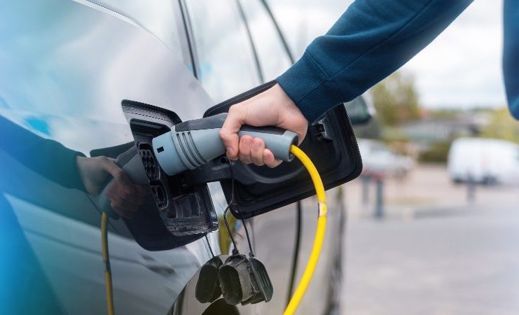 Η ΕΕ φέρνει νέους, υποχρεωτικούς στόχους για εταιρικούς στόλους