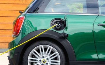 Οι Βρετανοί κατασκευαστές αντιμέτωποι με δασμούς 10% στις εξαγωγές προς την ΕΕ