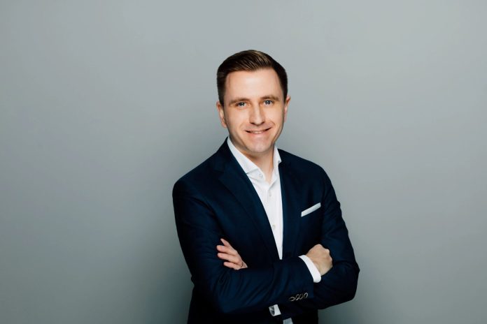 ed03839a-7d75-4535-bb96-4b1585beed66_Daniel-Lescow-1