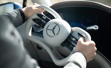 Με «steer-by-wire» η Mercedes EQS