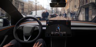 Tesla: Πρώτη άδεια για «πλήρως αυτόνομη οδήγηση» στην Ευρώπη