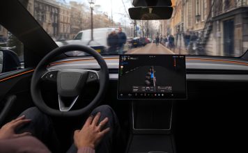Tesla: Πρώτη άδεια για «πλήρως αυτόνομη οδήγηση» στην Ευρώπη