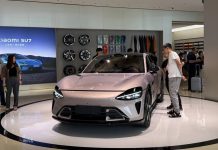 H Xiaomi «στρατολογεί» στελέχη-κλειδιά της Tesla