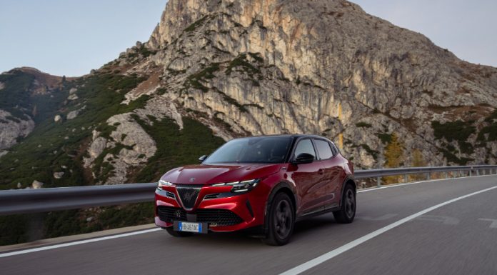 Με αναβαθμισμένη γκάμα η Alfa Romeo Junior Ibrida