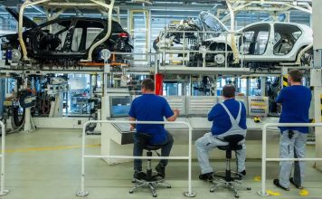 Ριζική αλλαγή ή σύμπτωμα κρίσης οι μαζικές περικοπές σε αυτοκινητοβιομηχανίες ;
