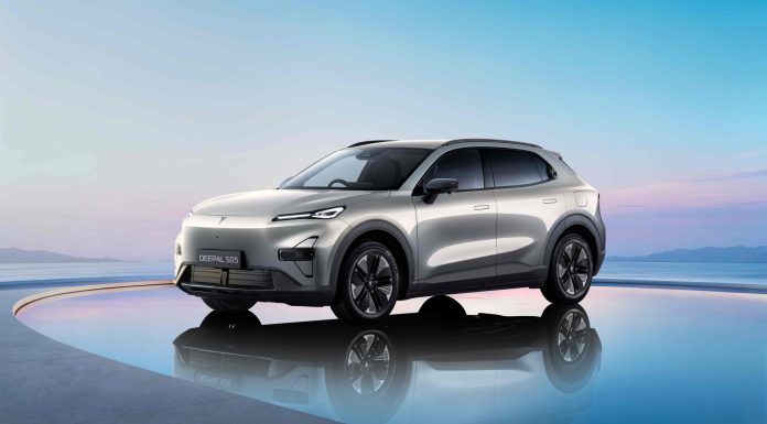 Νέο Changan Deepal S05 Plug-in Hybrid με τιμή από 31.990 ευρώ