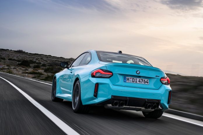 P90642507_lowRes_the-new-bmw-m2-with-