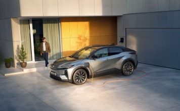 Toyota: Νέα υπηρεσία οικιακής φόρτισης οχημάτων